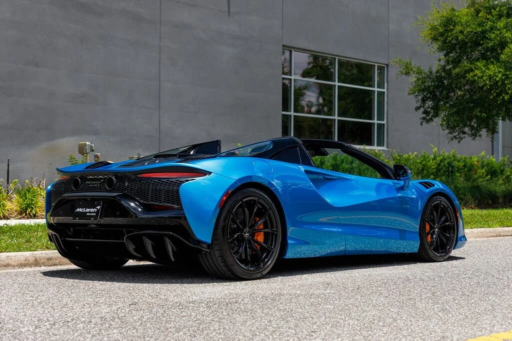 2026 McLaren Artura - Image 31 of 31