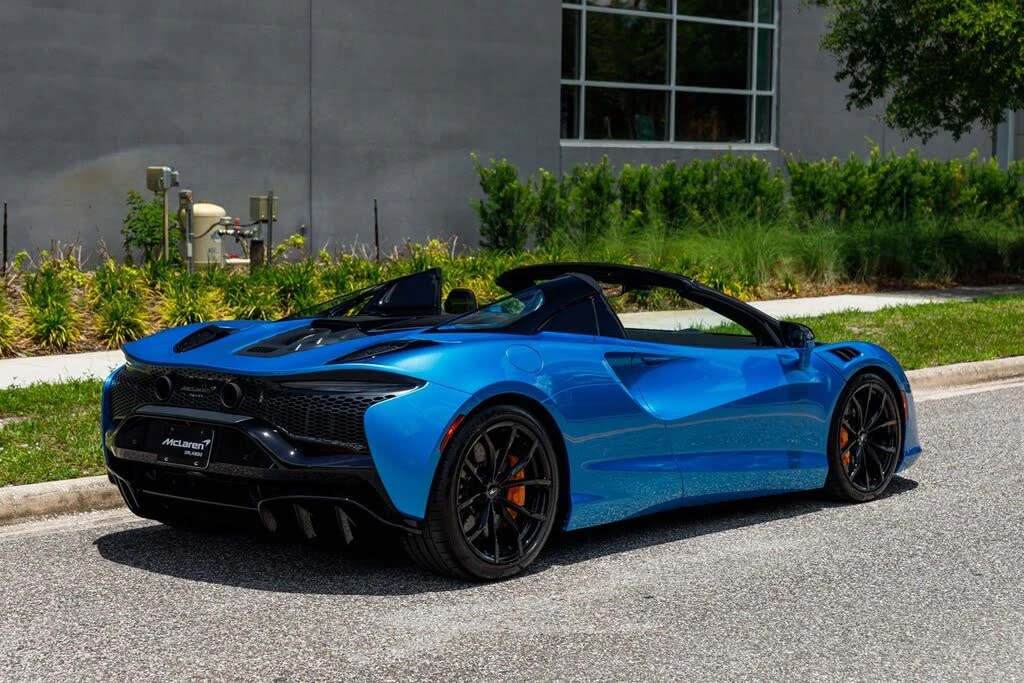 2026 McLaren Artura - Image 30 of 31