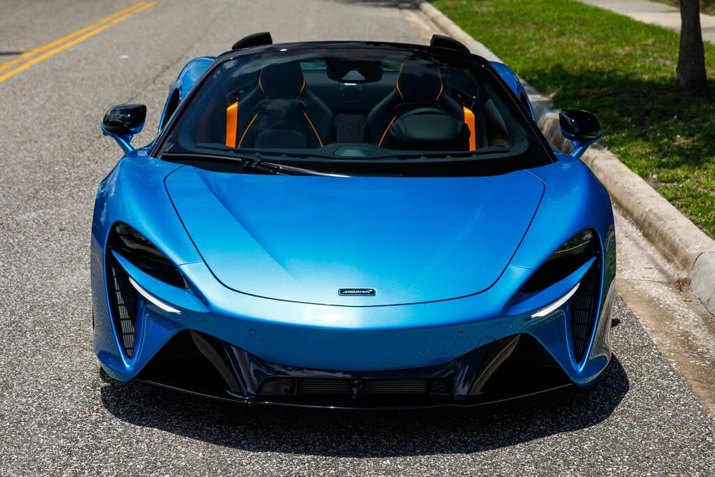2026 McLaren Artura - Image 25 of 31