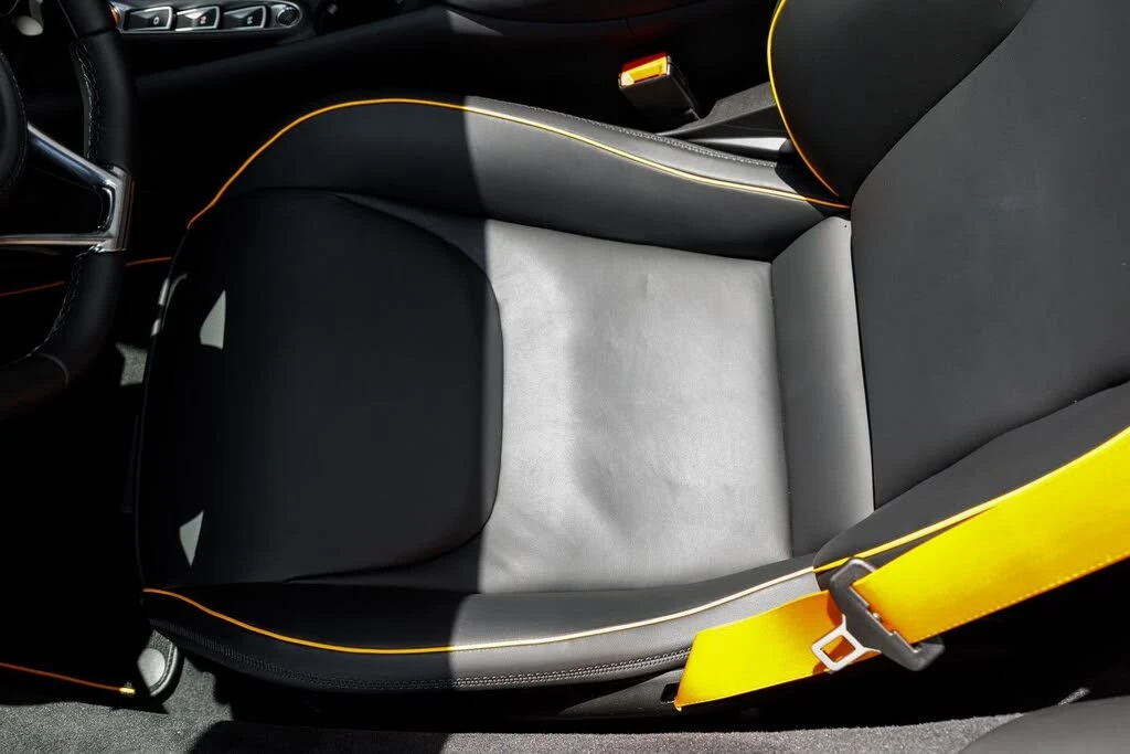 2026 McLaren Artura - Image 11 of 31