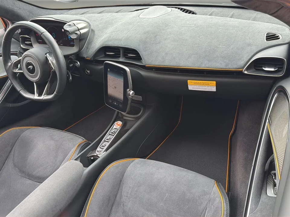 2026 McLaren Artura - Image 17 of 26