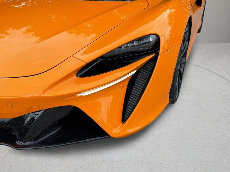 2026 McLaren Artura - Image 10 of 26