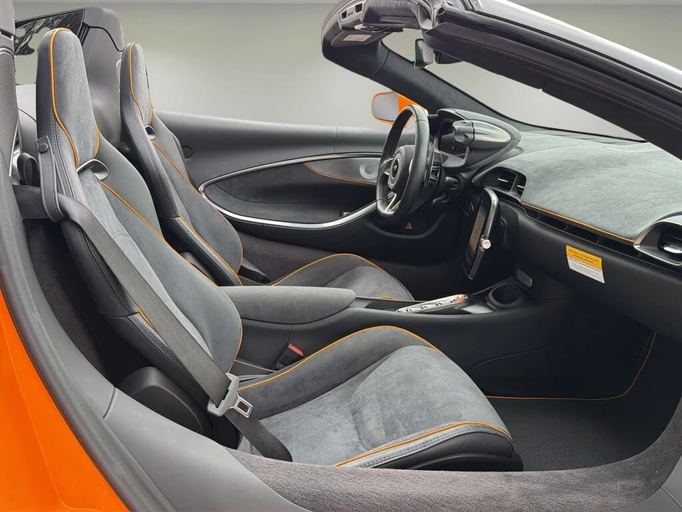 2026 McLaren Artura - Image 15 of 26