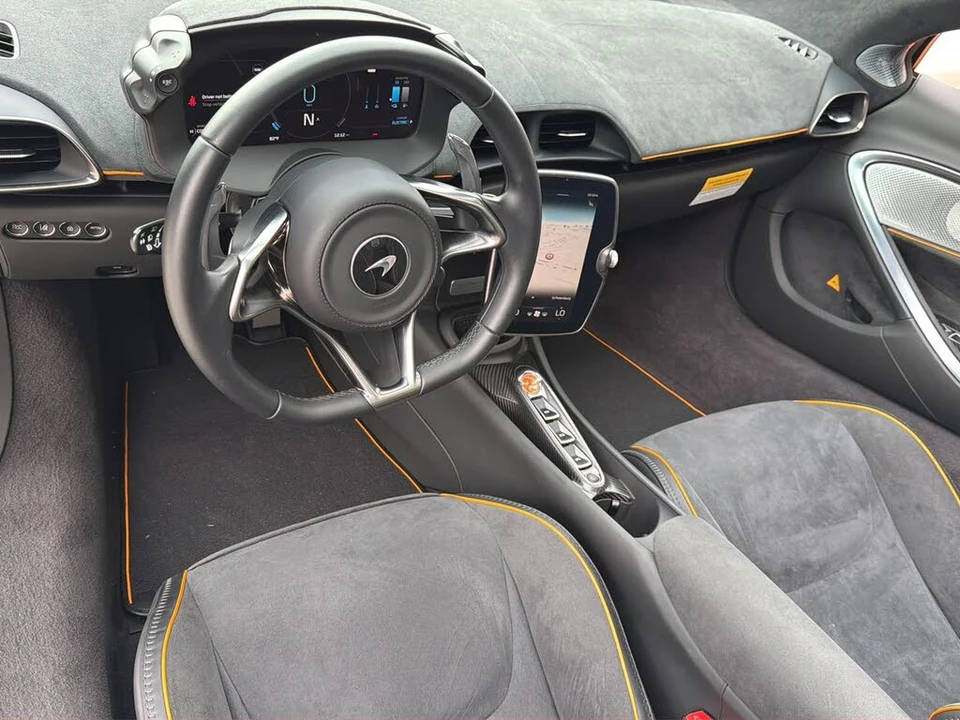 2026 McLaren Artura - Image 14 of 26