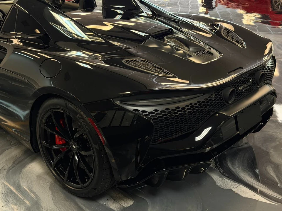 2026 McLaren Artura - Image 9 of 18