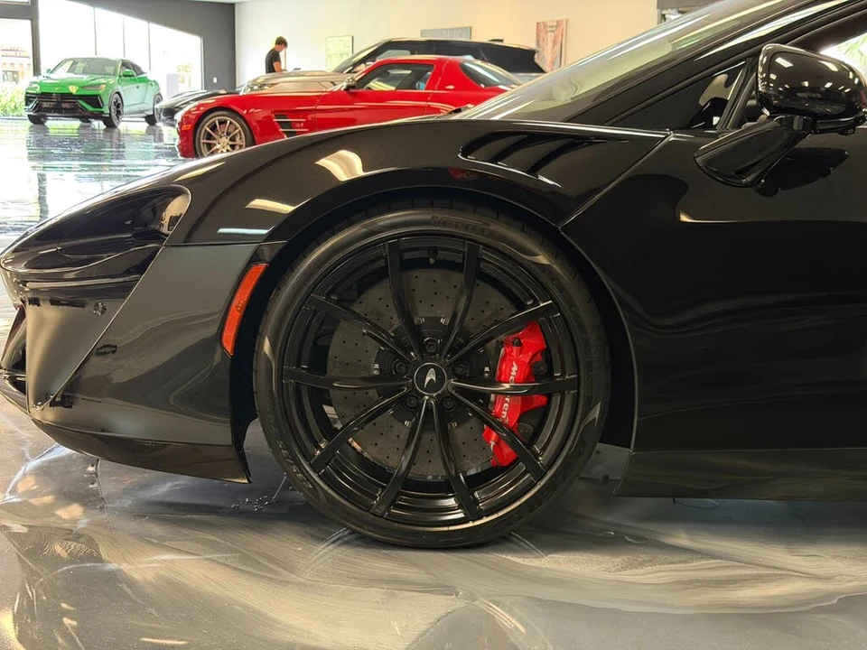 2026 McLaren Artura - Image 5 of 18