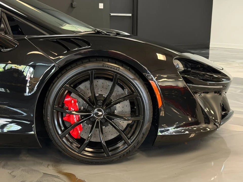 2026 McLaren Artura - Image 13 of 18