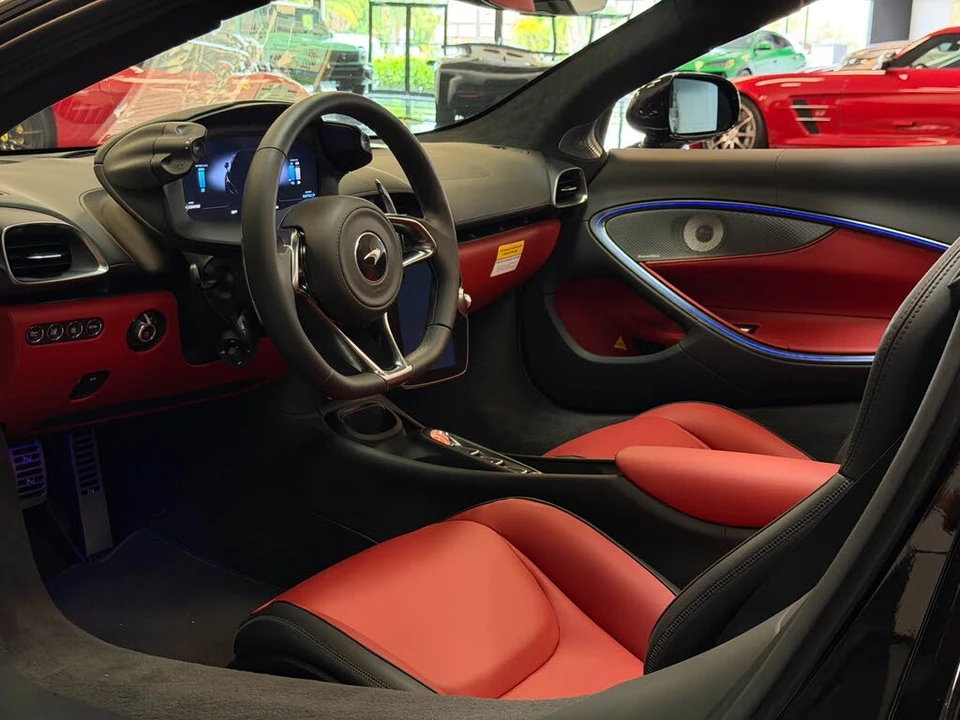 2026 McLaren Artura - Image 16 of 18