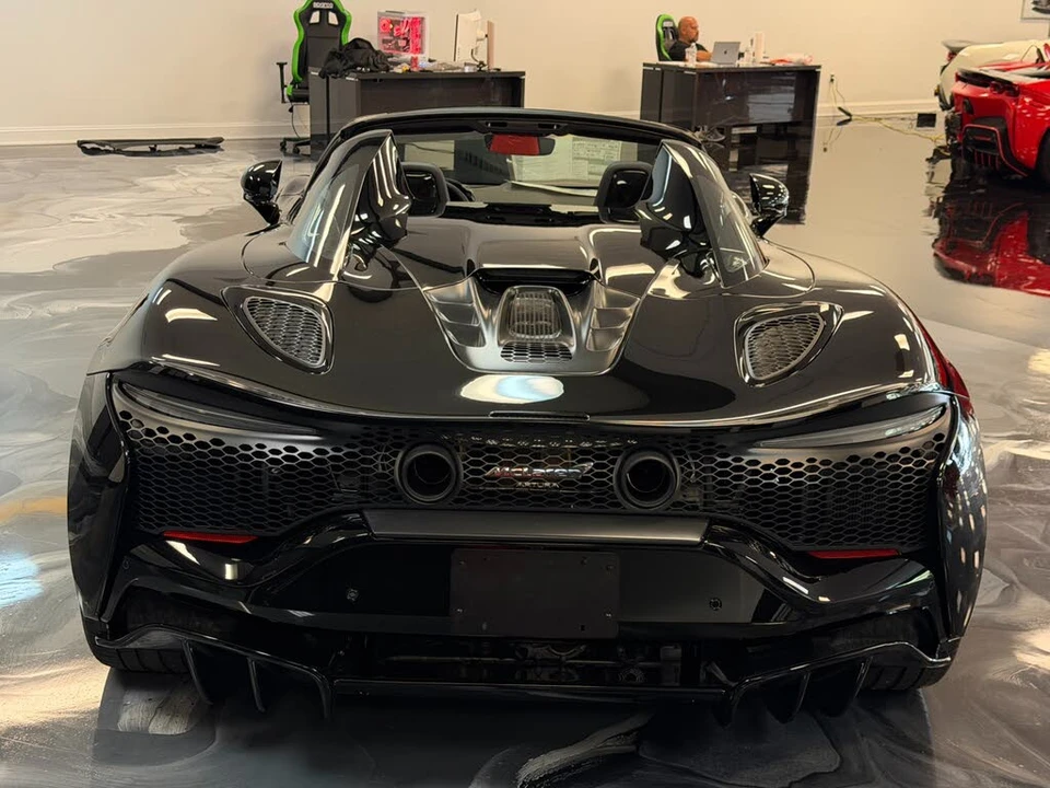 2026 McLaren Artura - Image 10 of 18