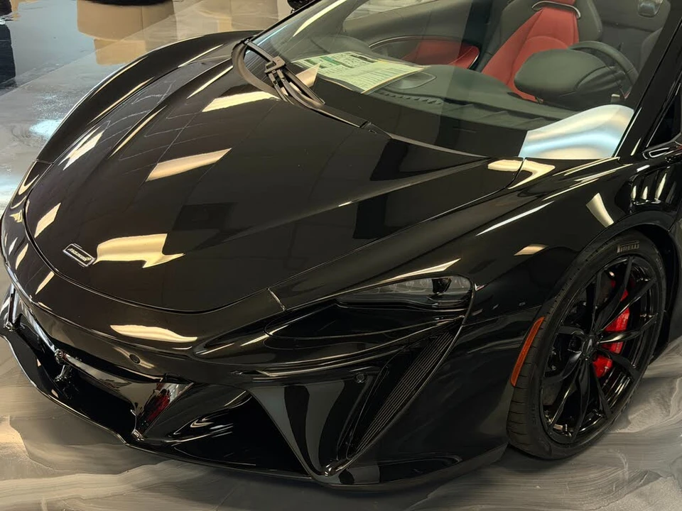 2026 McLaren Artura - Image 4 of 18
