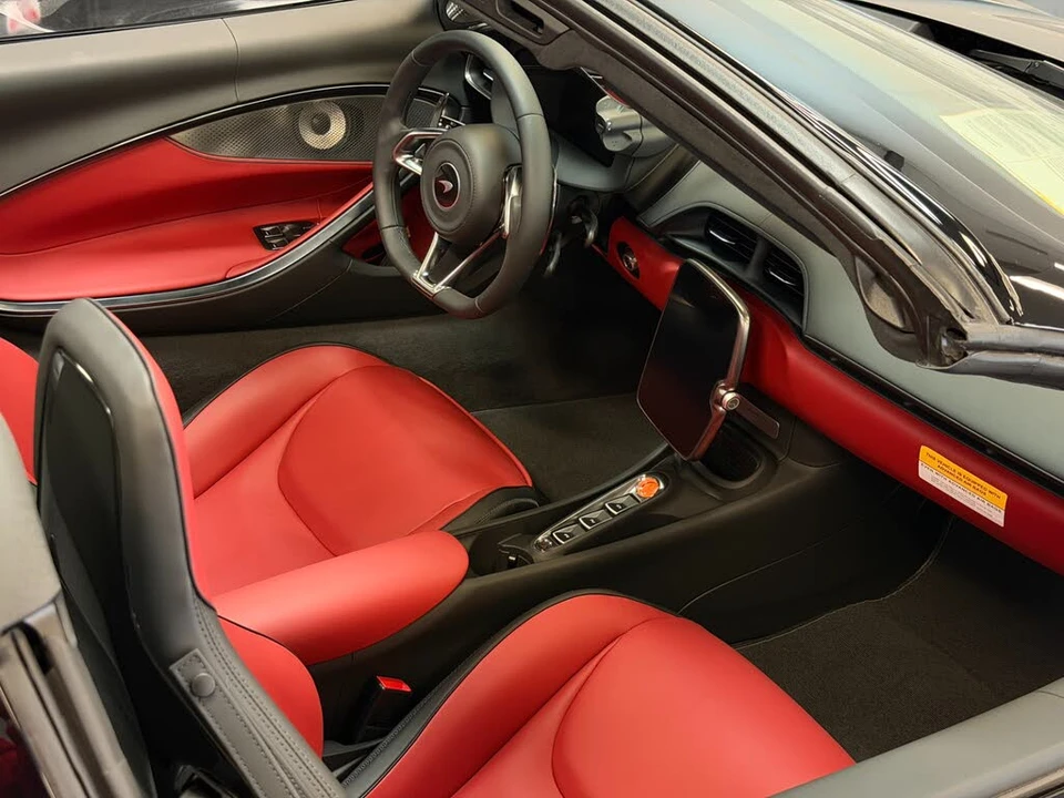 2026 McLaren Artura - Image 14 of 18