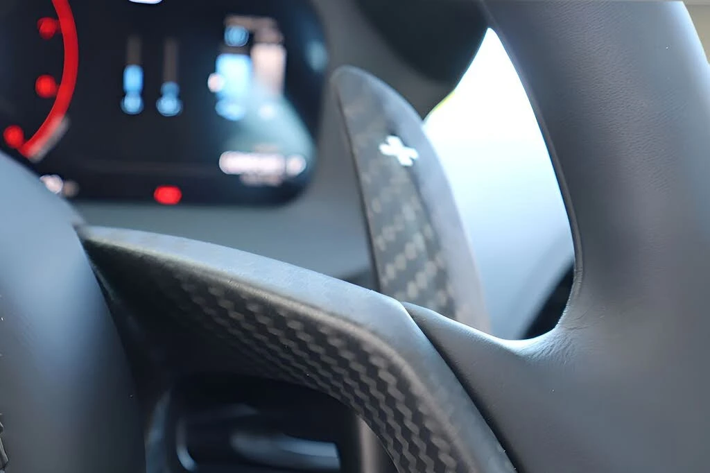 2026 McLaren Artura - Image 20 of 28