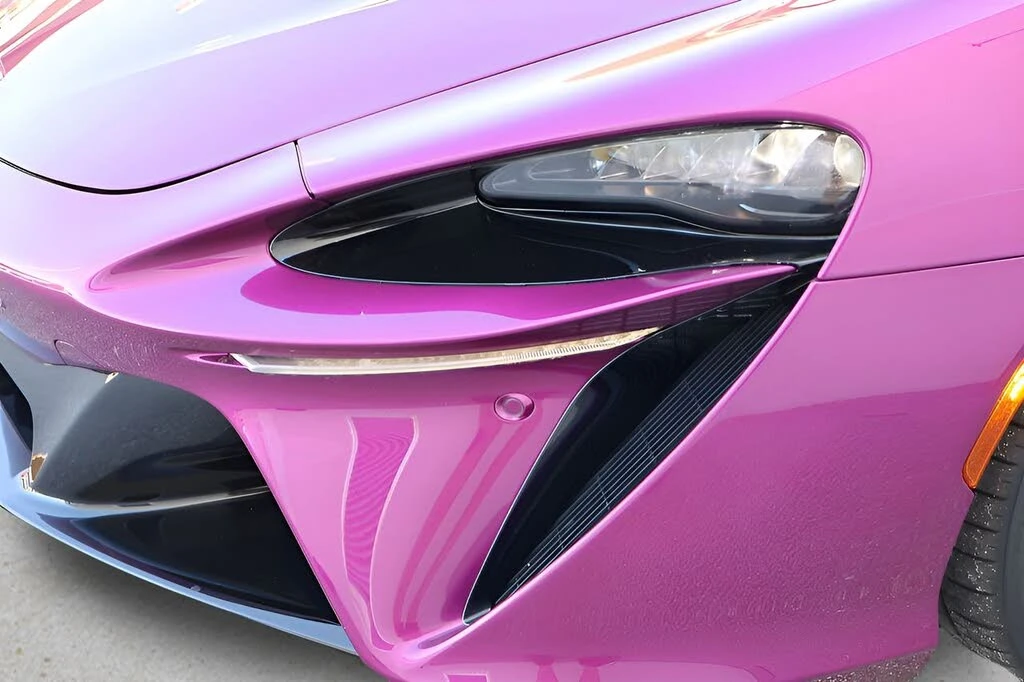 2026 McLaren Artura - Image 28 of 28