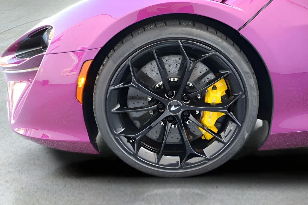 2026 McLaren Artura - Image 27 of 28