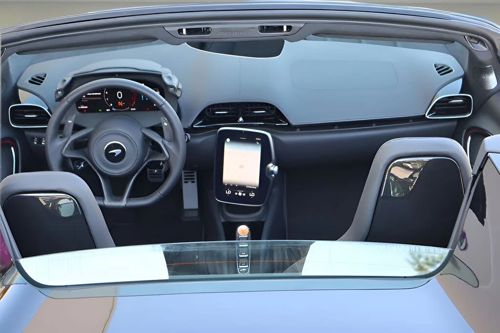 2026 McLaren Artura - Image 13 of 28