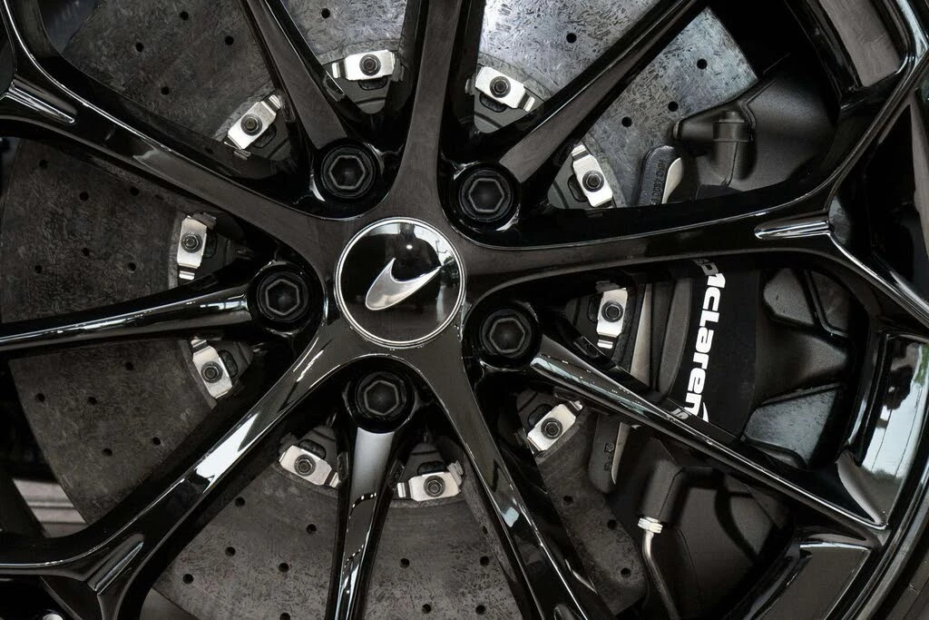 2026 McLaren Artura - Image 15 of 31