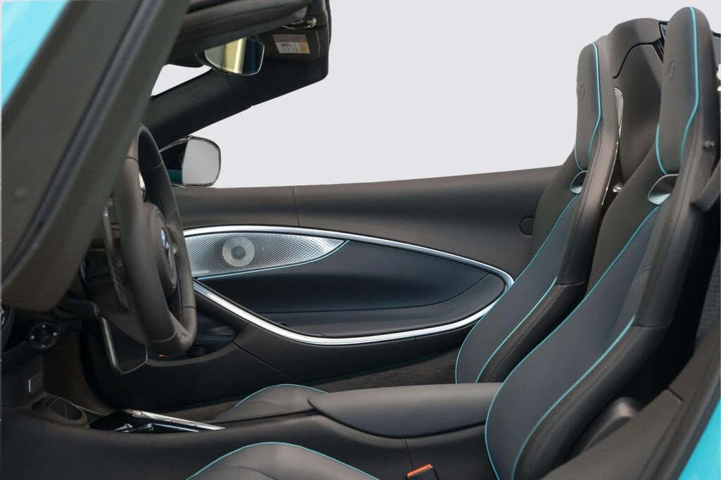 2026 McLaren Artura - Image 18 of 31