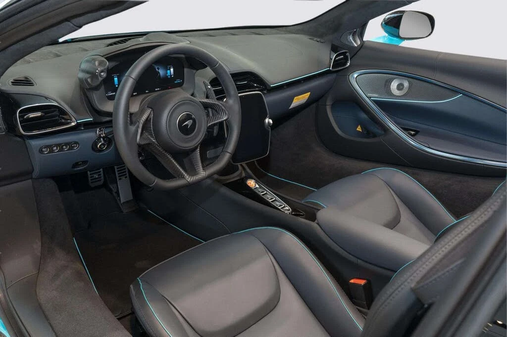 2026 McLaren Artura - Image 25 of 31