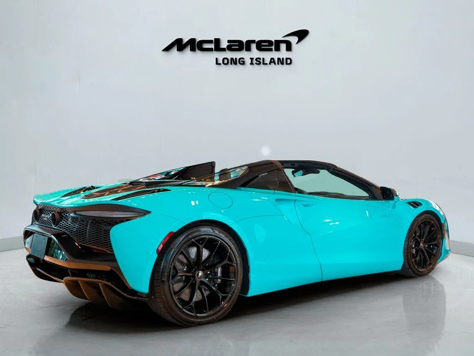 2026 McLaren Artura - Image 8 of 31