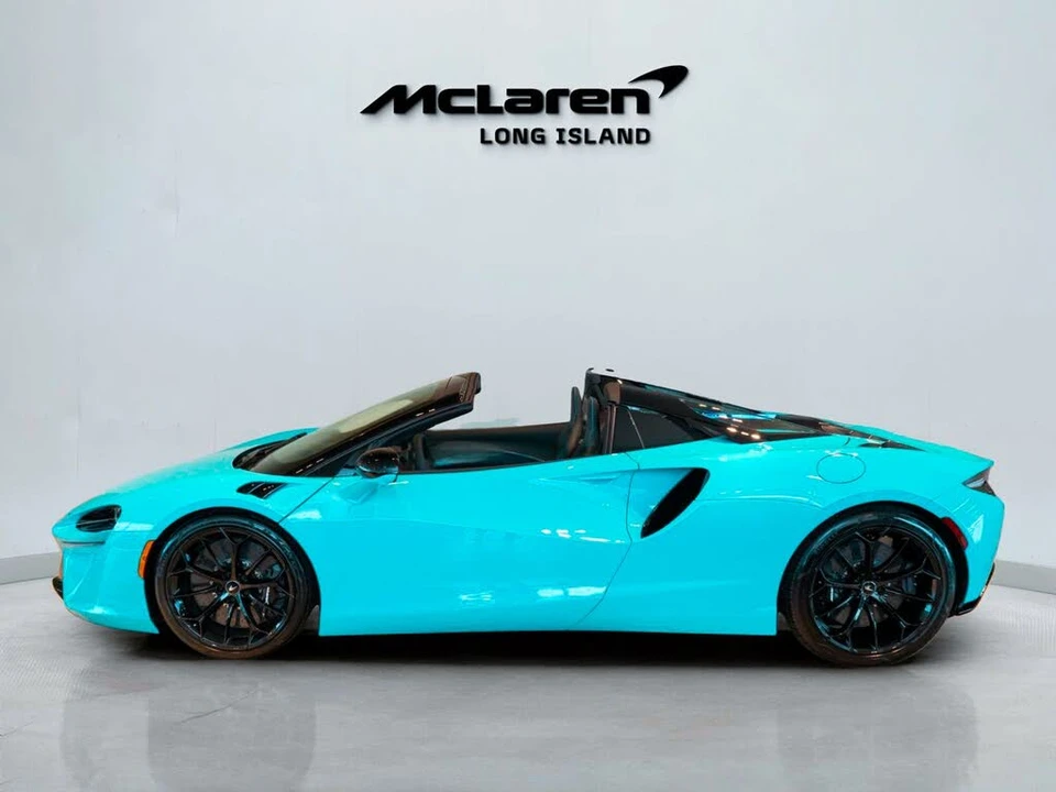 2026 McLaren Artura - Image 11 of 31