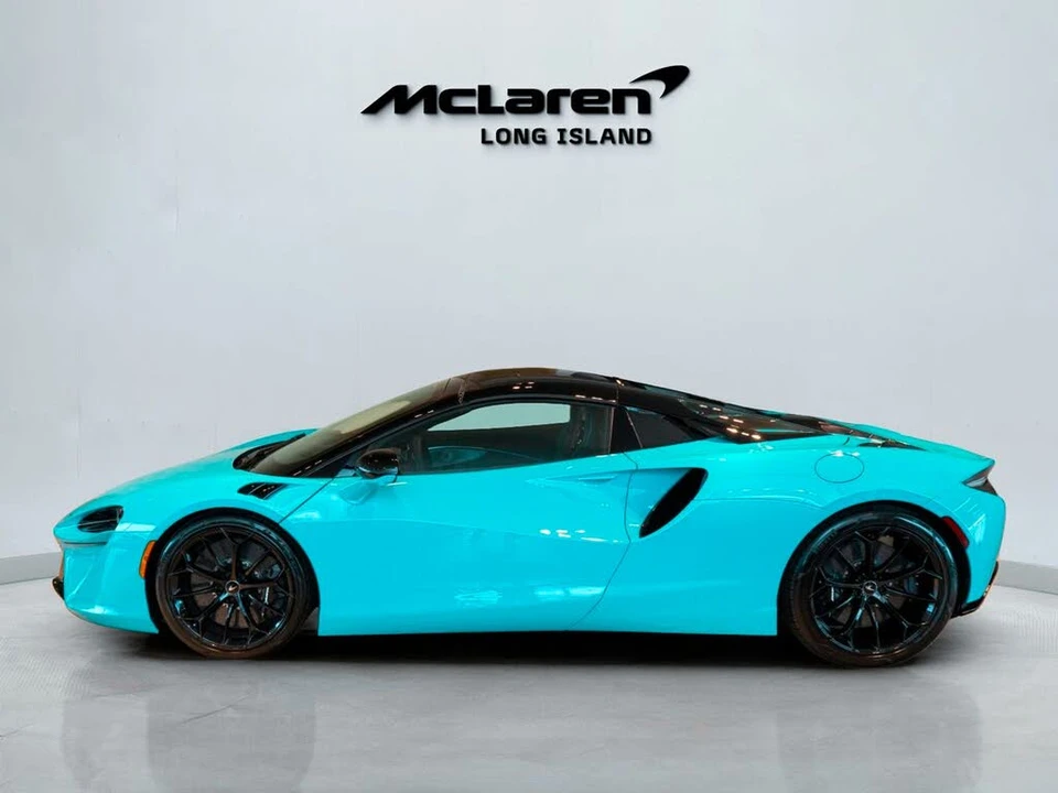 2026 McLaren Artura - Image 12 of 31