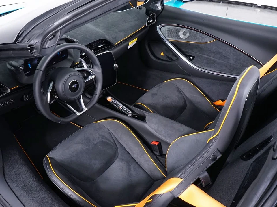 2026 McLaren Artura - Image 5 of 29