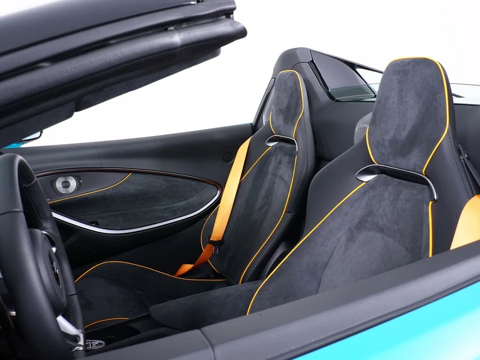 2026 McLaren Artura - Image 23 of 29