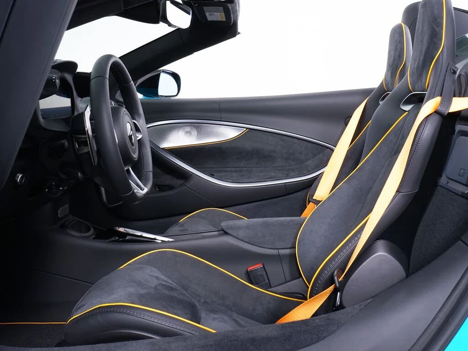 2026 McLaren Artura - Image 4 of 29