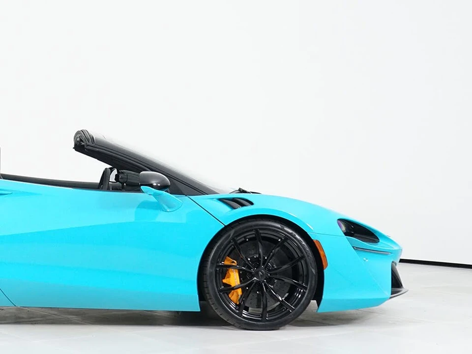 2026 McLaren Artura - Image 16 of 29