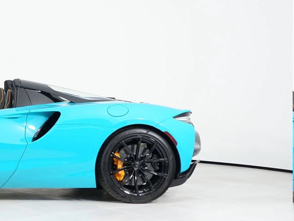 2026 McLaren Artura - Image 14 of 29