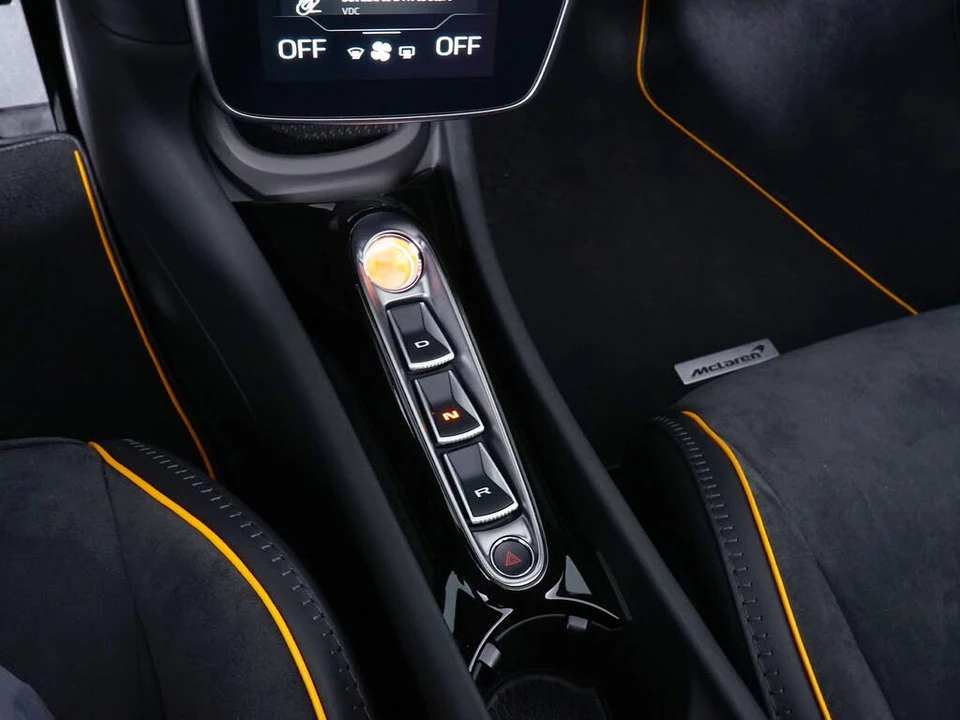 2026 McLaren Artura - Image 26 of 29