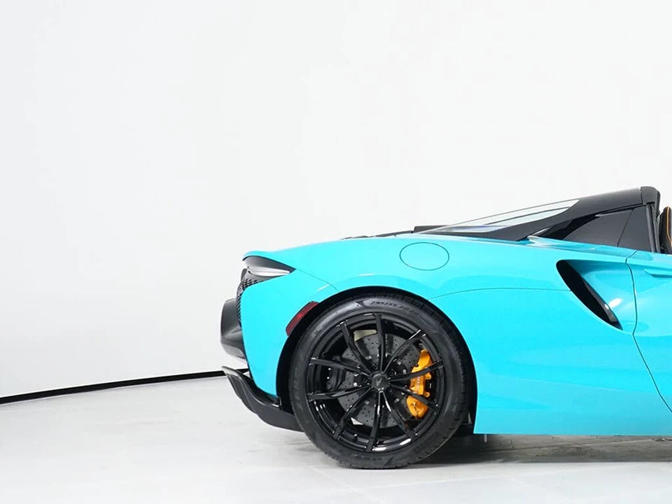 2026 McLaren Artura - Image 15 of 29