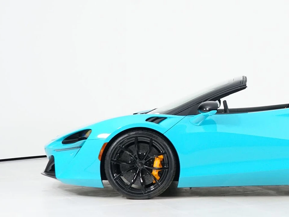 2026 McLaren Artura - Image 13 of 29