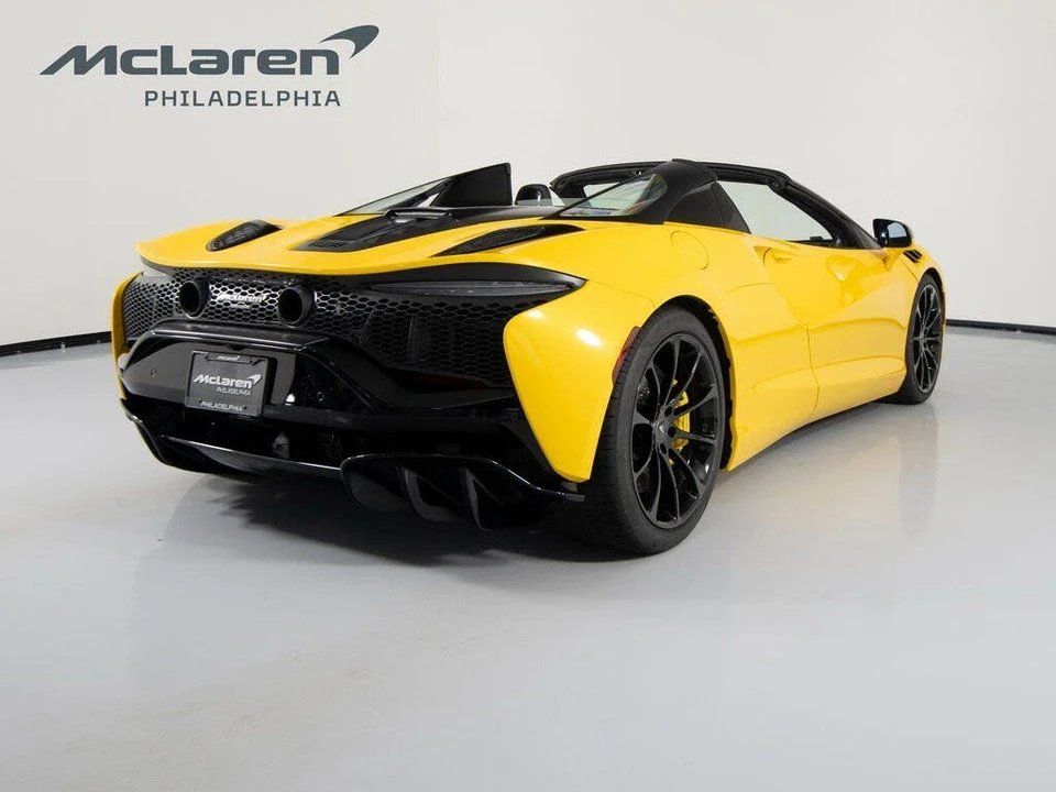 2026 McLaren Artura - Image 6 of 31
