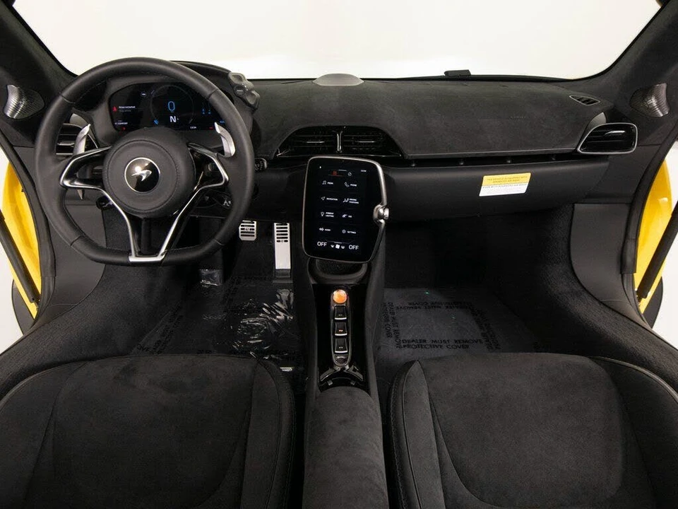 2026 McLaren Artura - Image 30 of 31