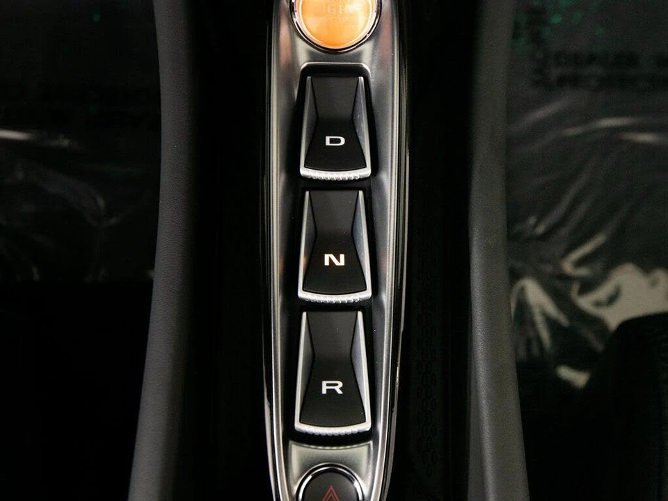 2026 McLaren Artura - Image 22 of 31