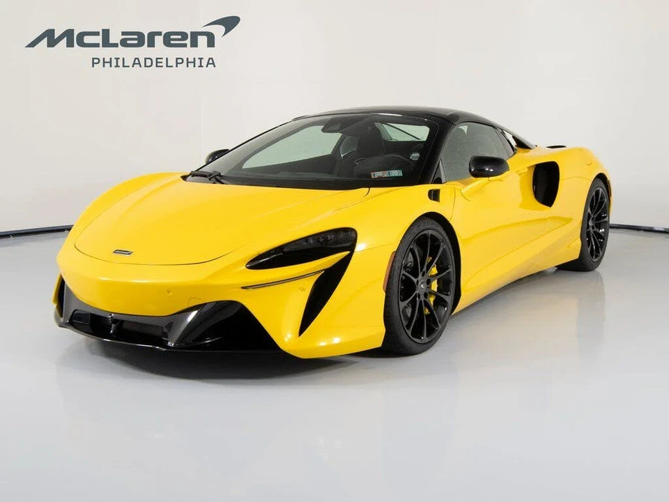 2026 McLaren Artura - Image 2 of 31