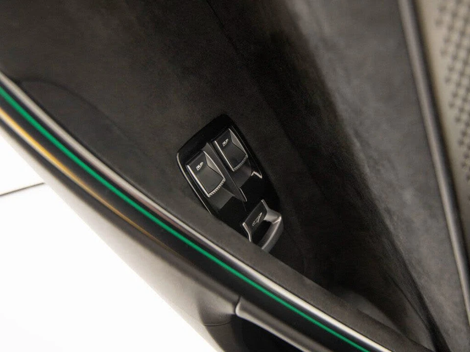 2026 McLaren Artura - Image 14 of 31