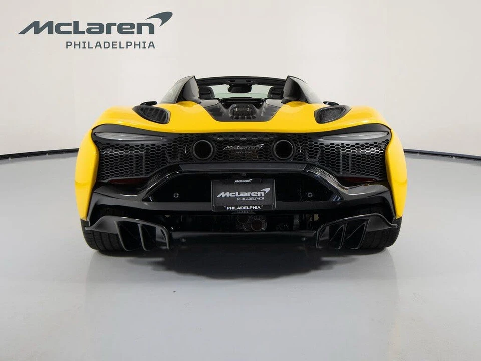 2026 McLaren Artura - Image 7 of 31