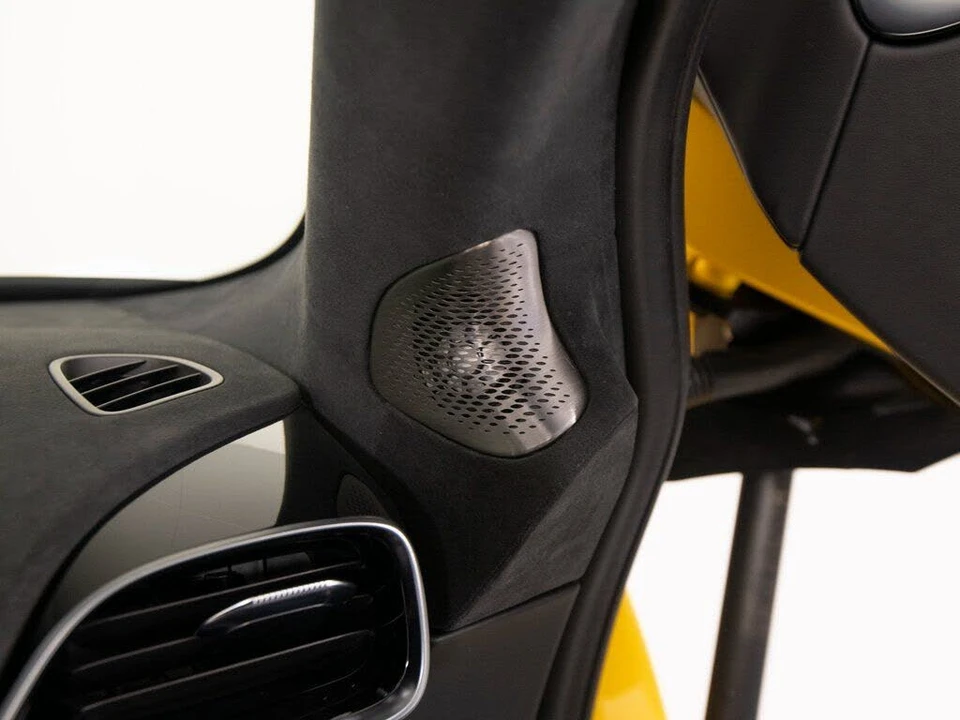 2026 McLaren Artura - Image 29 of 31