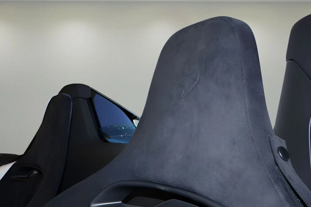 2026 McLaren Artura - Image 11 of 22