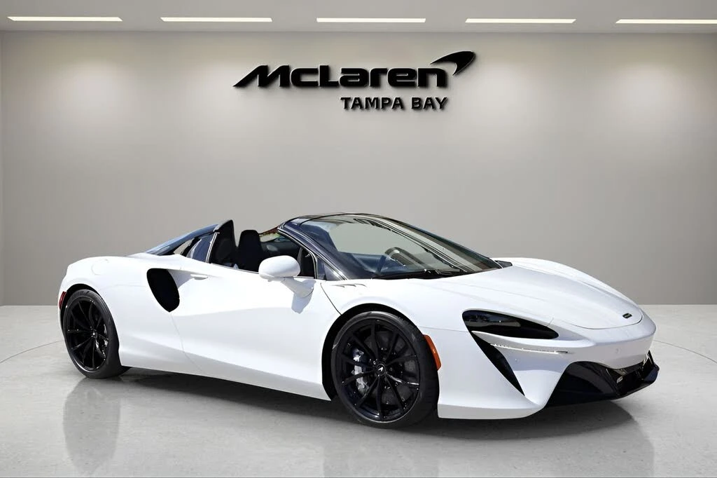 2026 McLaren Artura - Image 7 of 22