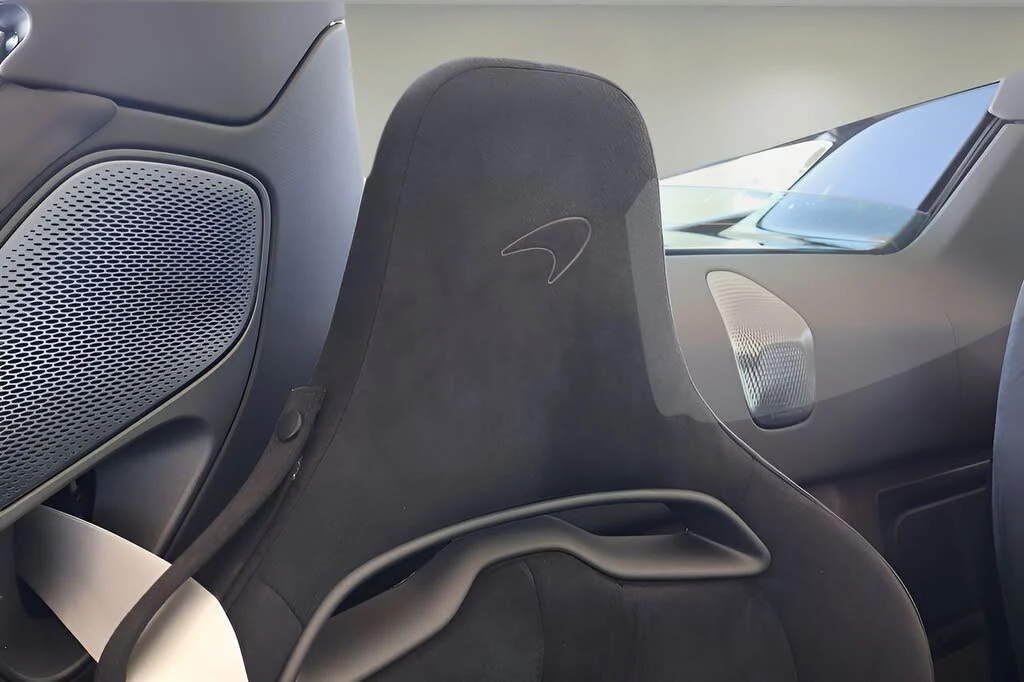 2026 McLaren Artura - Image 15 of 22