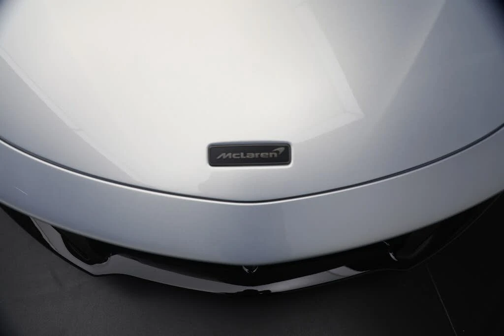 2026 McLaren Artura - Image 30 of 31