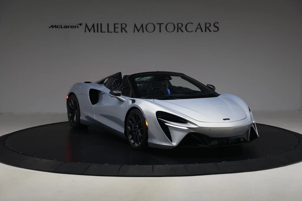 2026 McLaren Artura - Image 11 of 31