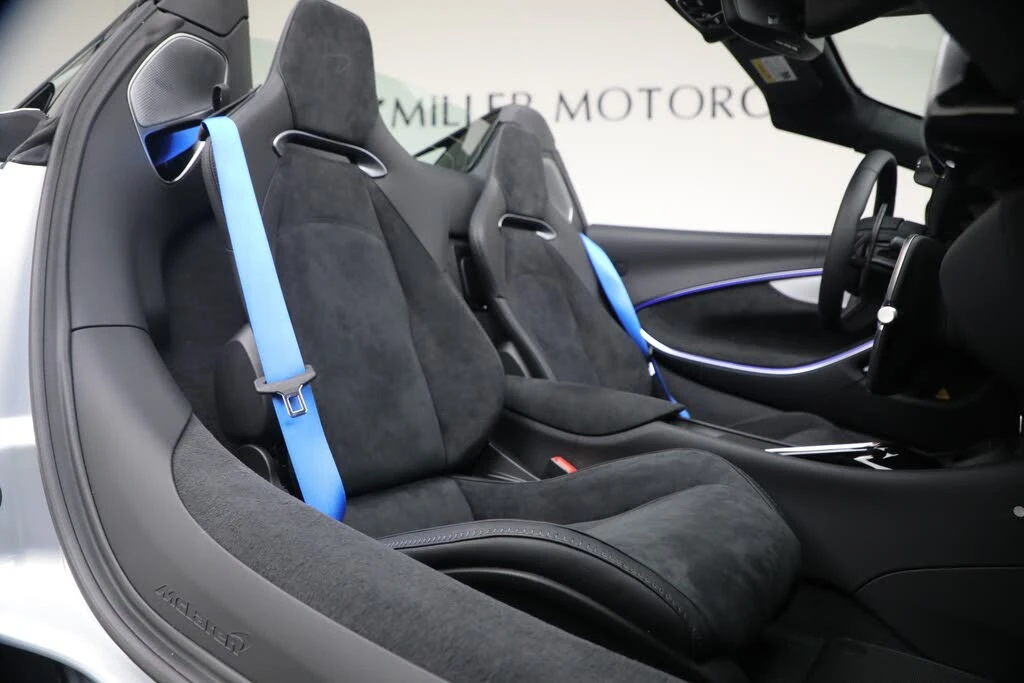 2026 McLaren Artura - Image 24 of 31