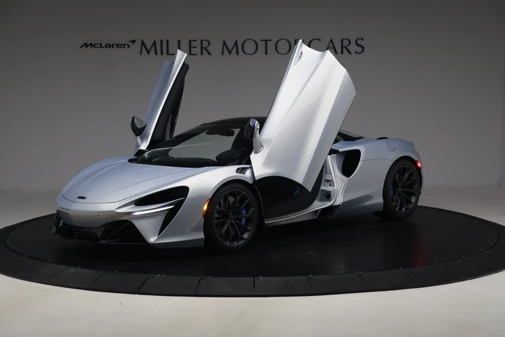 2026 McLaren Artura - Image 14 of 31