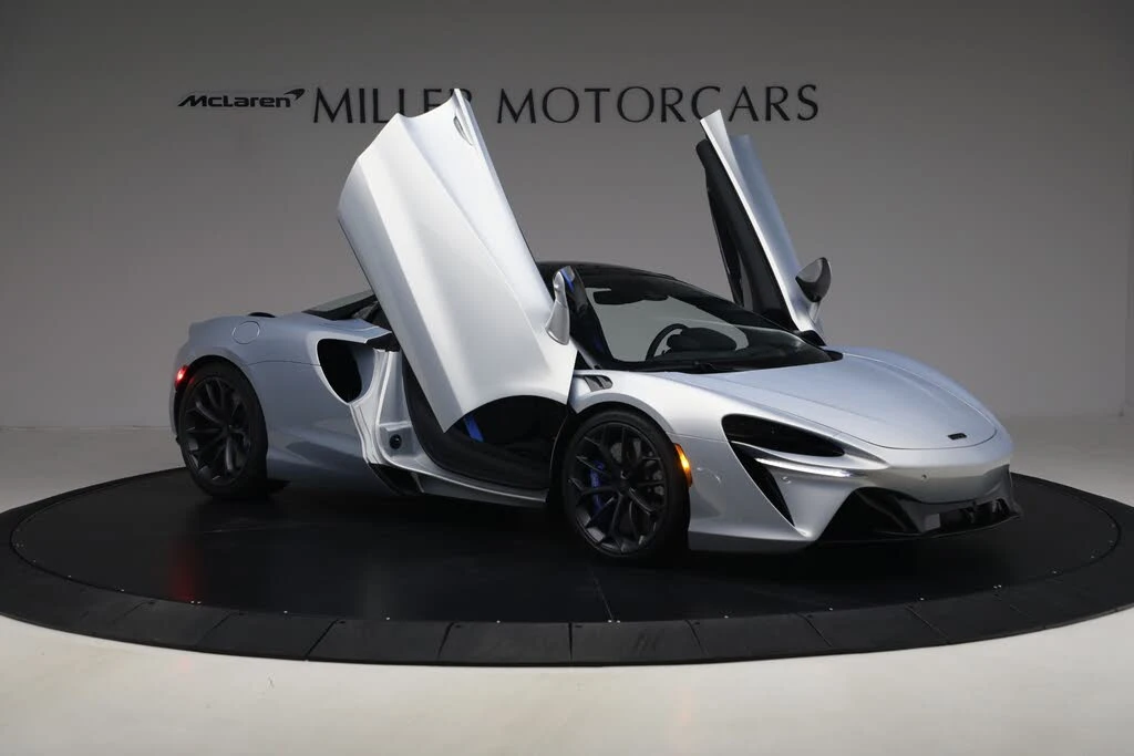 2026 McLaren Artura - Image 20 of 31