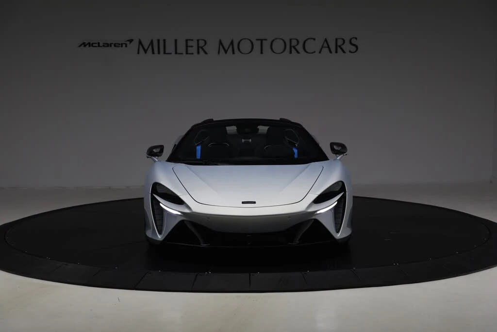 2026 McLaren Artura - Image 12 of 31
