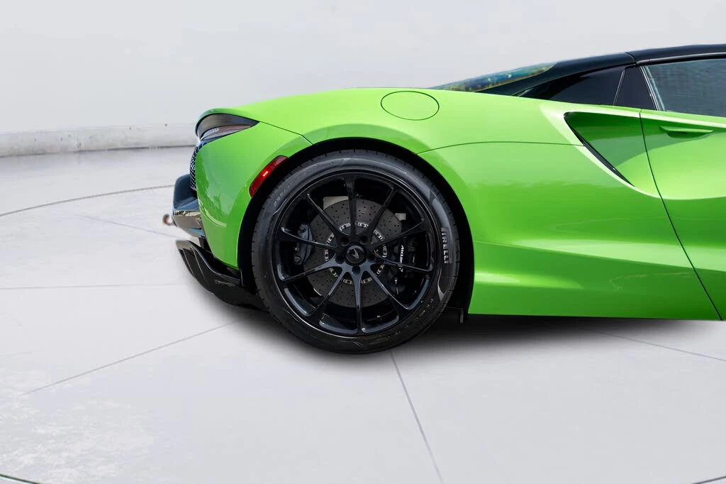 2026 McLaren Artura - Image 17 of 31